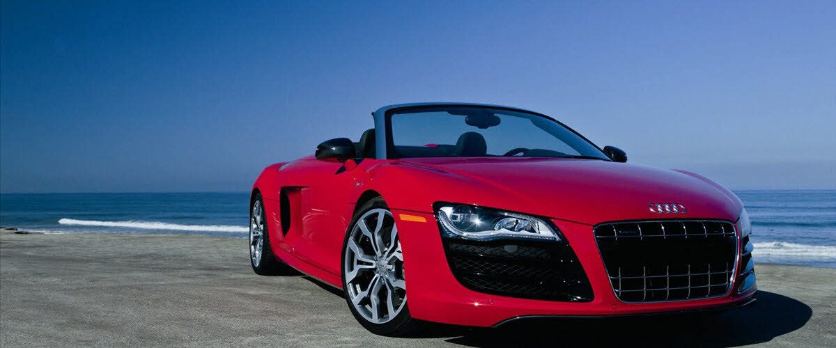 Red Audi R8 Spyder